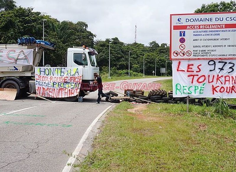 roadblock Kourou protest