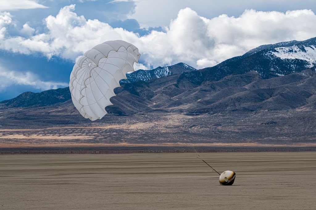 Varda capsule landing